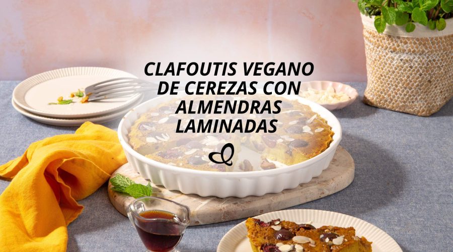 CLAFOUTIS VEGANO DE CEREZAS CON ALMENDRAS LAMINADAS
