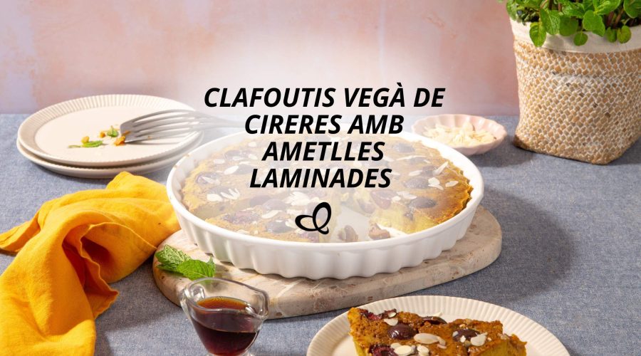 CLAFOUTIS VEGÀ DE CIRERES AMB AMETLLES LAMINADES